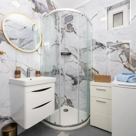 In Okrug Gornji With Sea View, Air Conditioning, Wifi, Washing Machine 5049-1 公寓