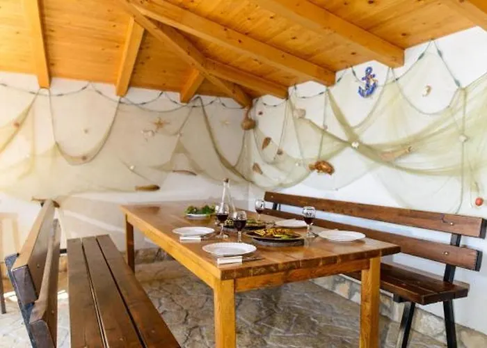 In Okrug Gornji With Sea View, Air Conditioning, Wifi, Washing Machine 5049-1 特罗吉尔