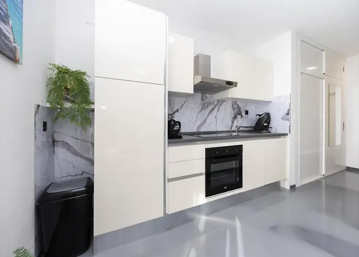 公寓 In Okrug Gornji With Sea View, Air Conditioning, Wifi, Washing Machine 5049-1 *