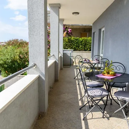 In Okrug Gornji With Sea View, Air Conditioning, Wifi, Washing Machine 5049-1 Apartment