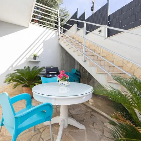 In Okrug Gornji With Sea View, Air Conditioning, Wifi, Washing Machine 5049-1
