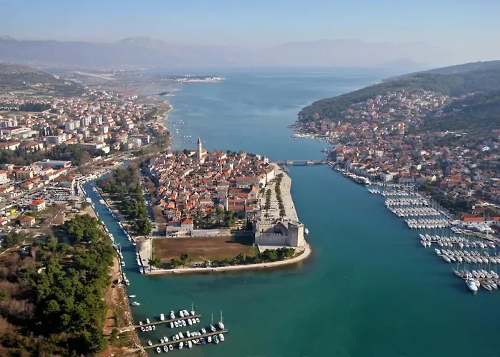 In Okrug Gornji With Sea View, Air Conditioning, Wifi, Washing Machine 5049-1 * Trogir